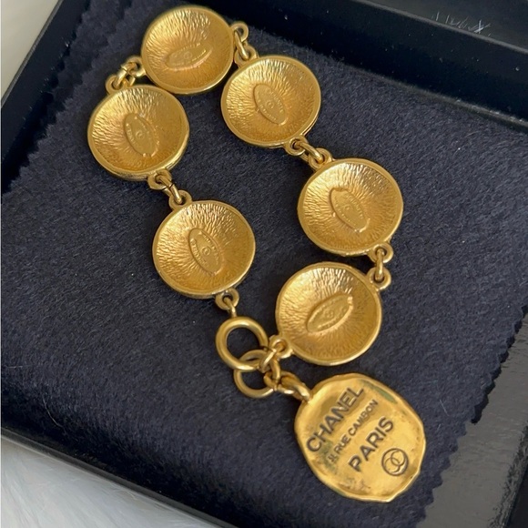 Stunning CC Bracelet - Picture 7 of 14